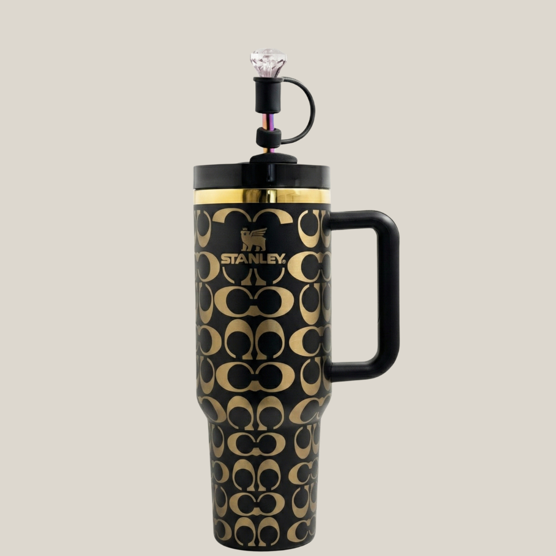 Holografischer Monogramm Quencher Tumbler  (1,2 l) – Schwarz & Gold