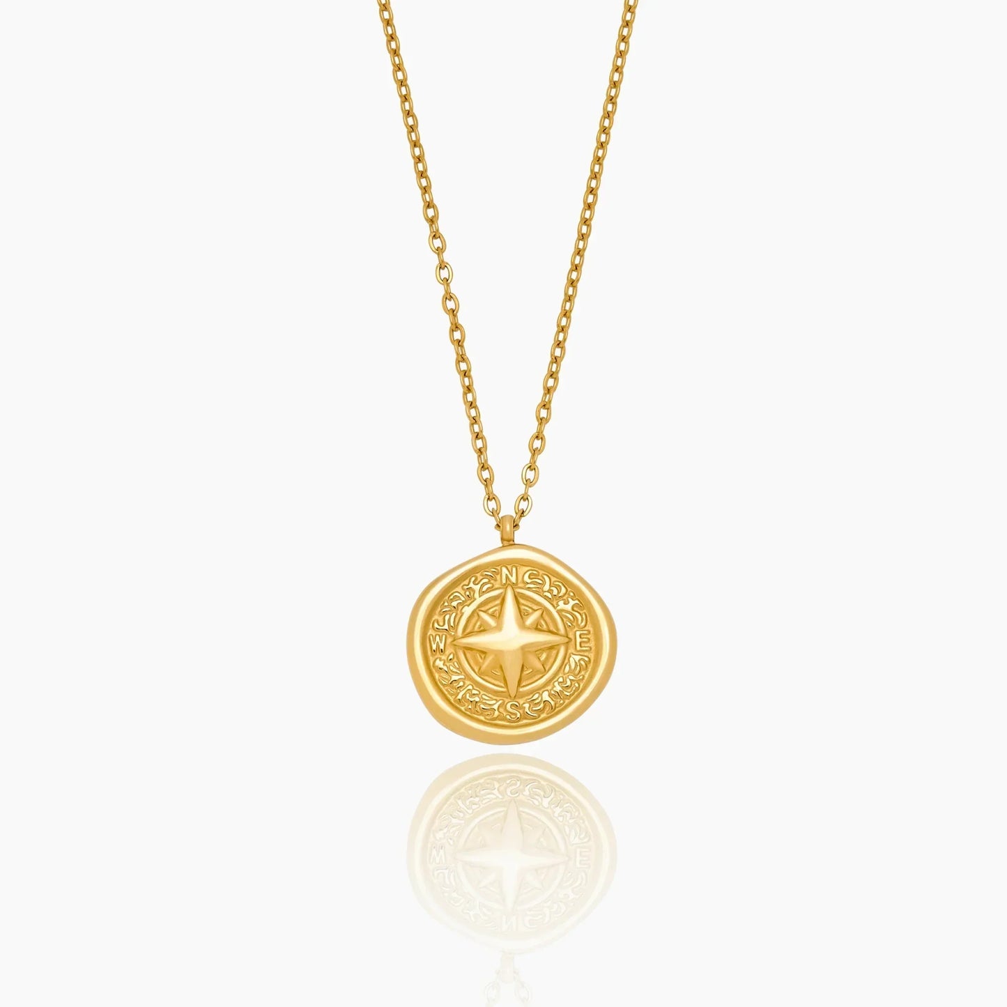 Kette mit goldenem Kompass