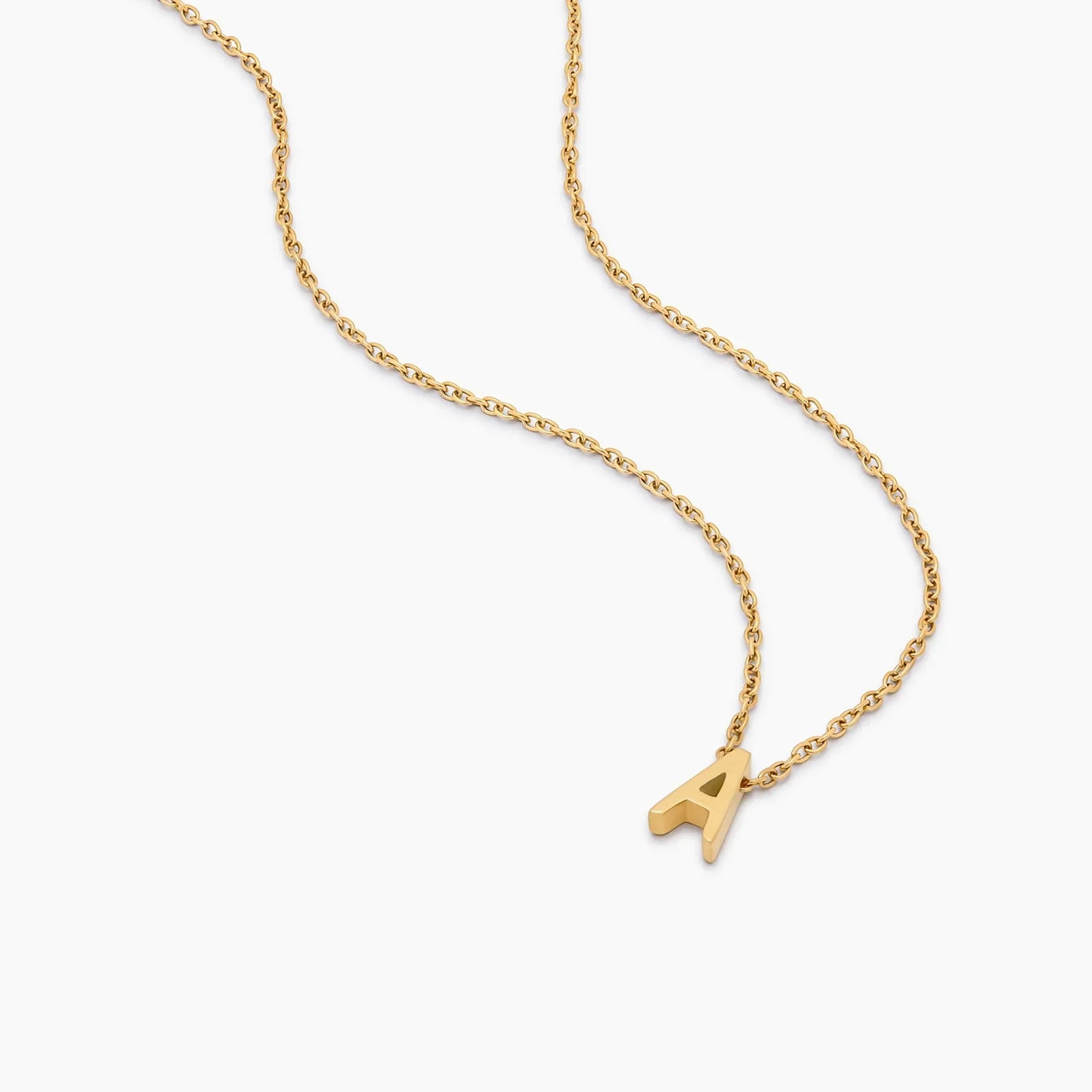 Zarte Kette mit Initial-Anhänger
