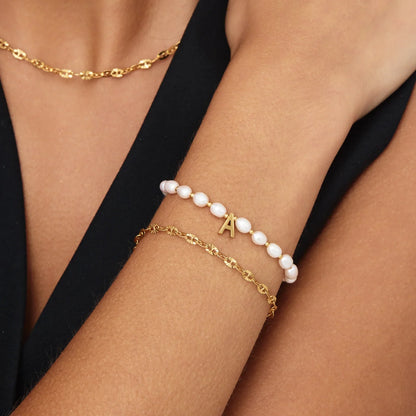 Perlen-Initial-Charm-Armband