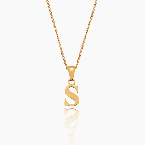 Goldene Halskette mit Initiale