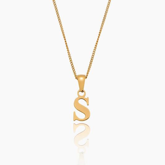 Goldene Halskette mit Initiale