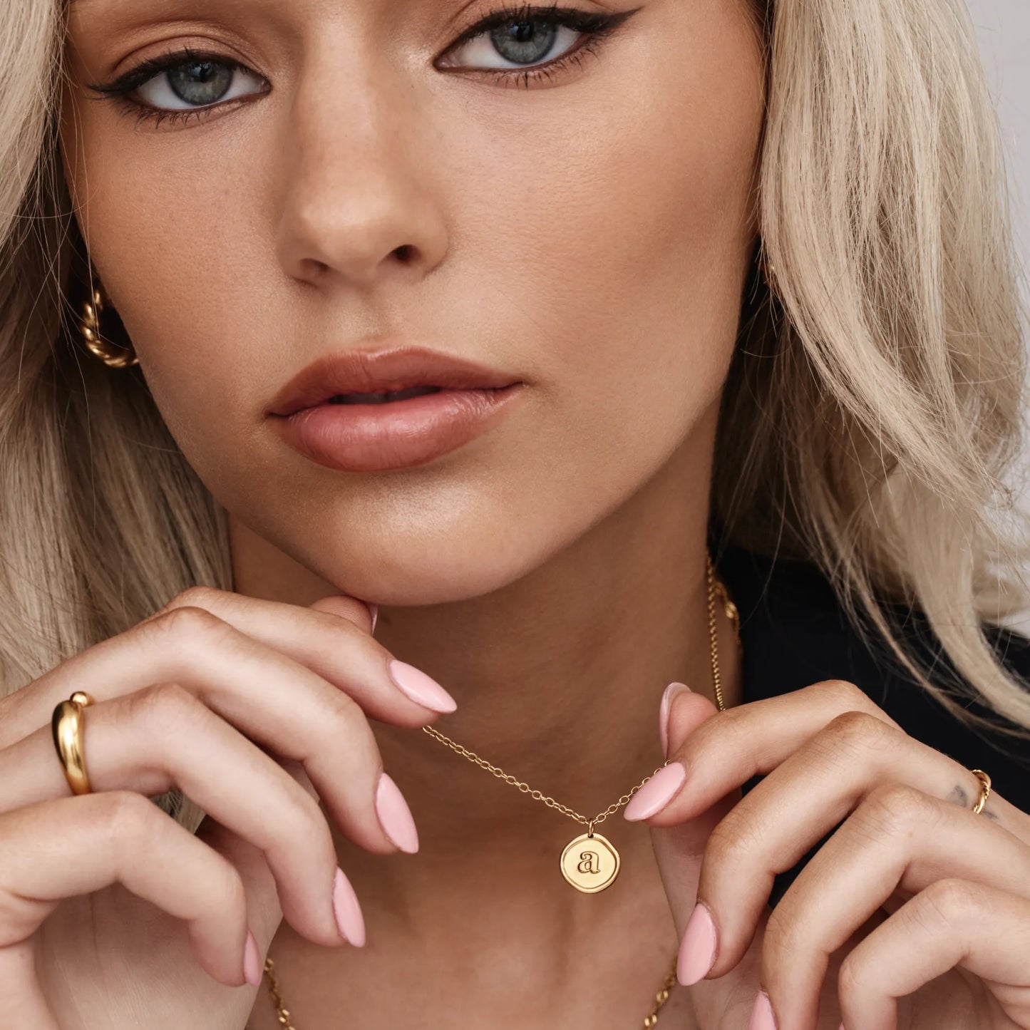 Kette mit Initial-Siegel
