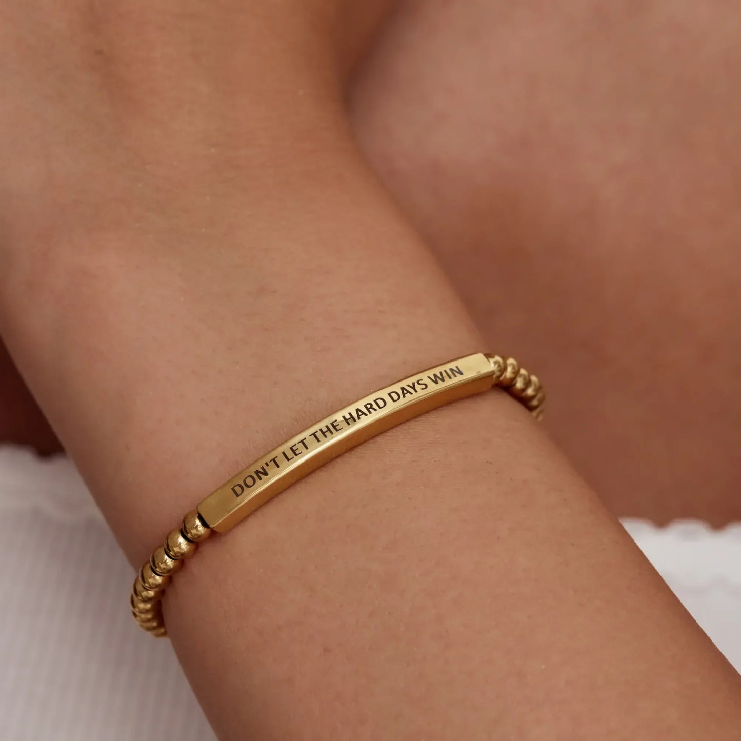 Perlenarmband "Don't Let The Hard Days Win"