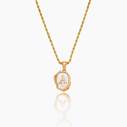 Kette mit Perlen-Initial-Anhänger