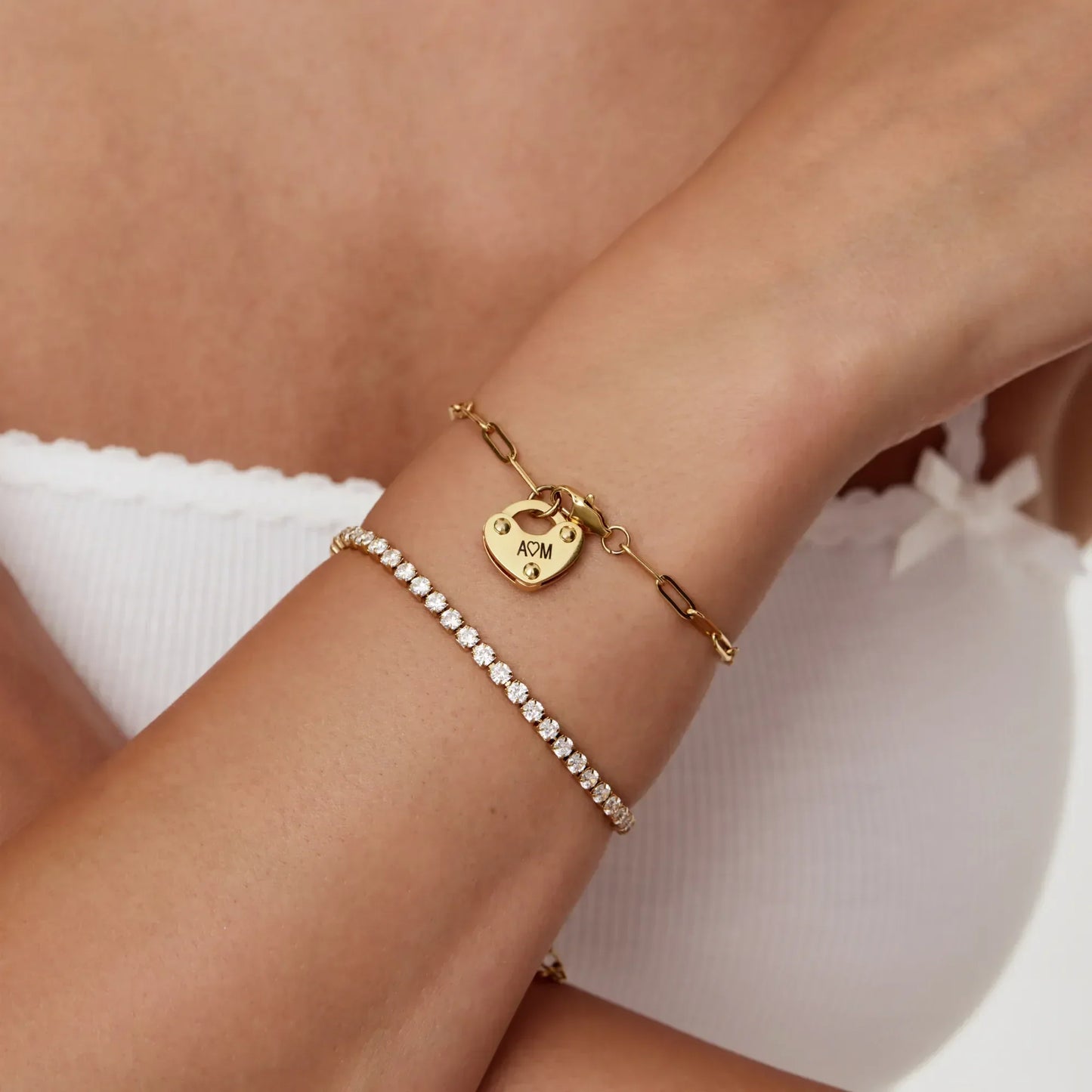 Herzschloss-Initial-Armband