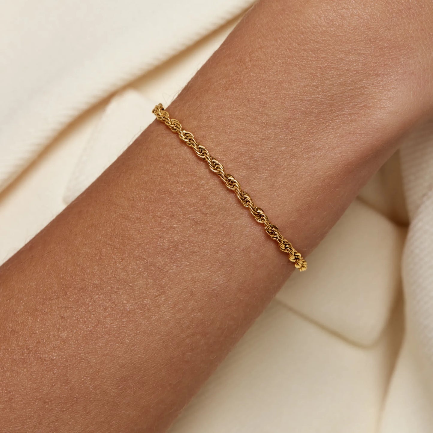 Verstellbares Kordelarmband