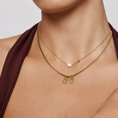 Kette mit Initial-Plättchen