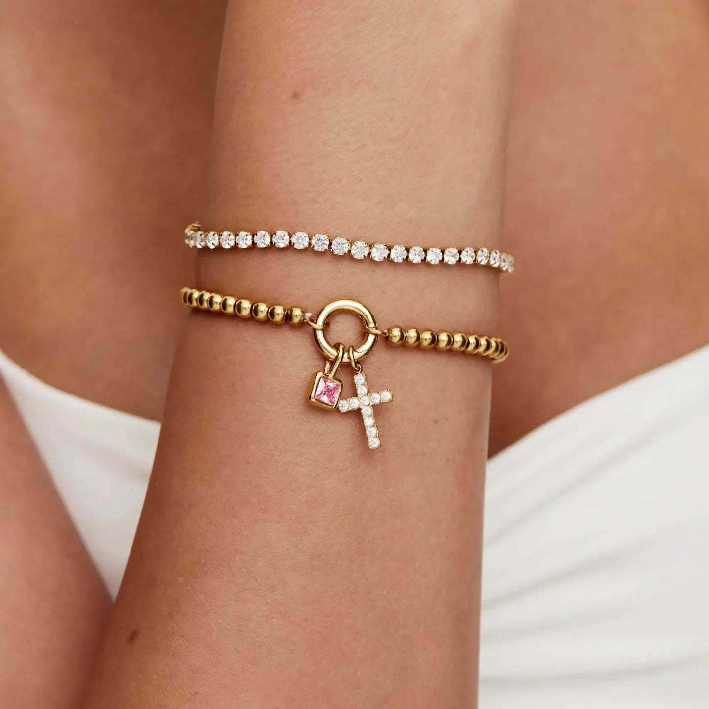 Perlenarmband mit Kreuz und Geburtsstein