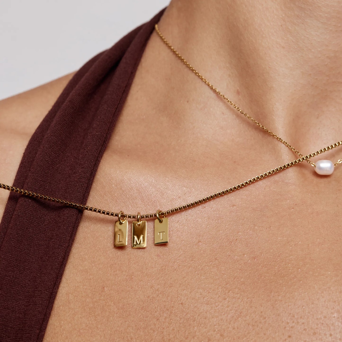 Kette mit Initial-Plättchen