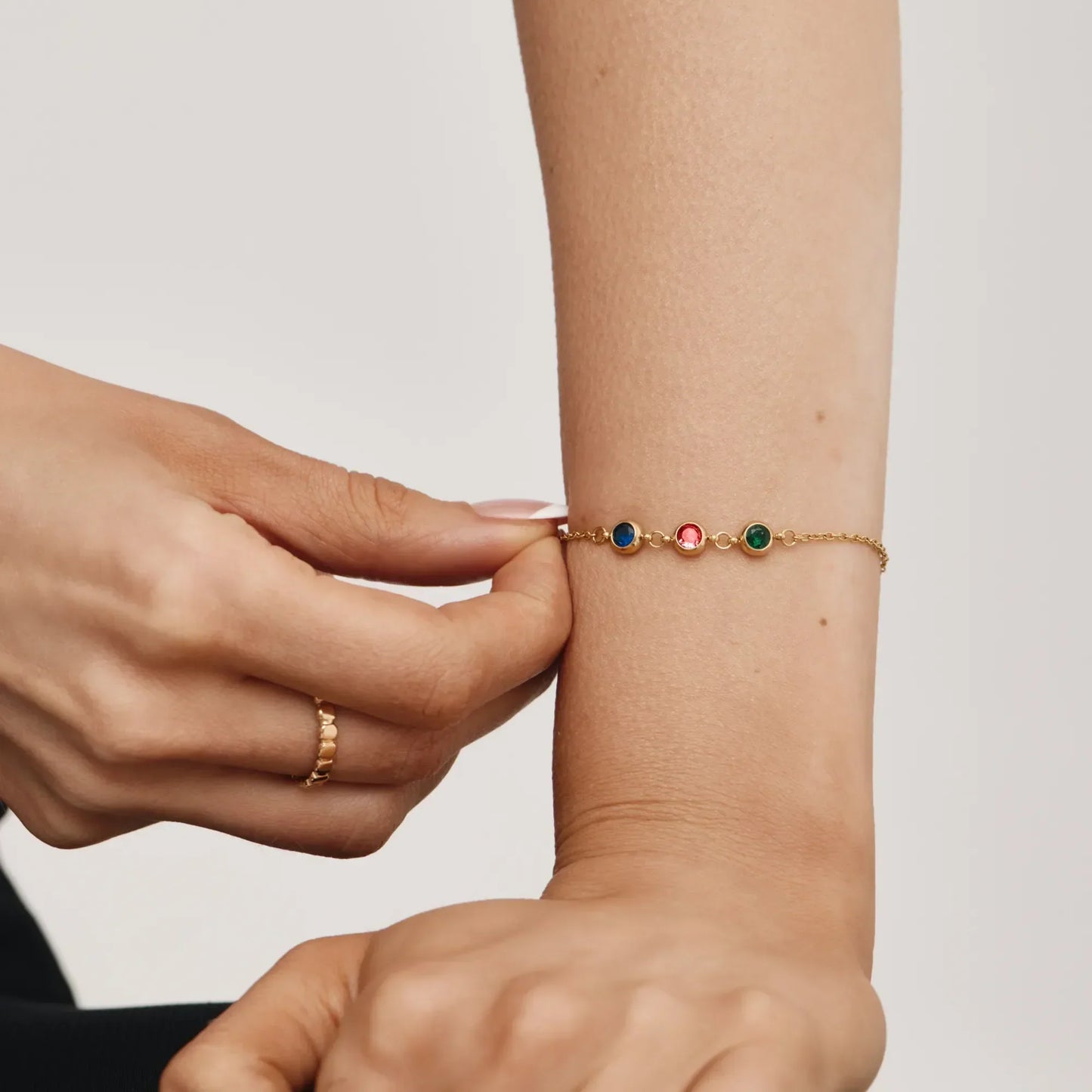 Personalisiertes Armband mit mehreren Geburtssteinen