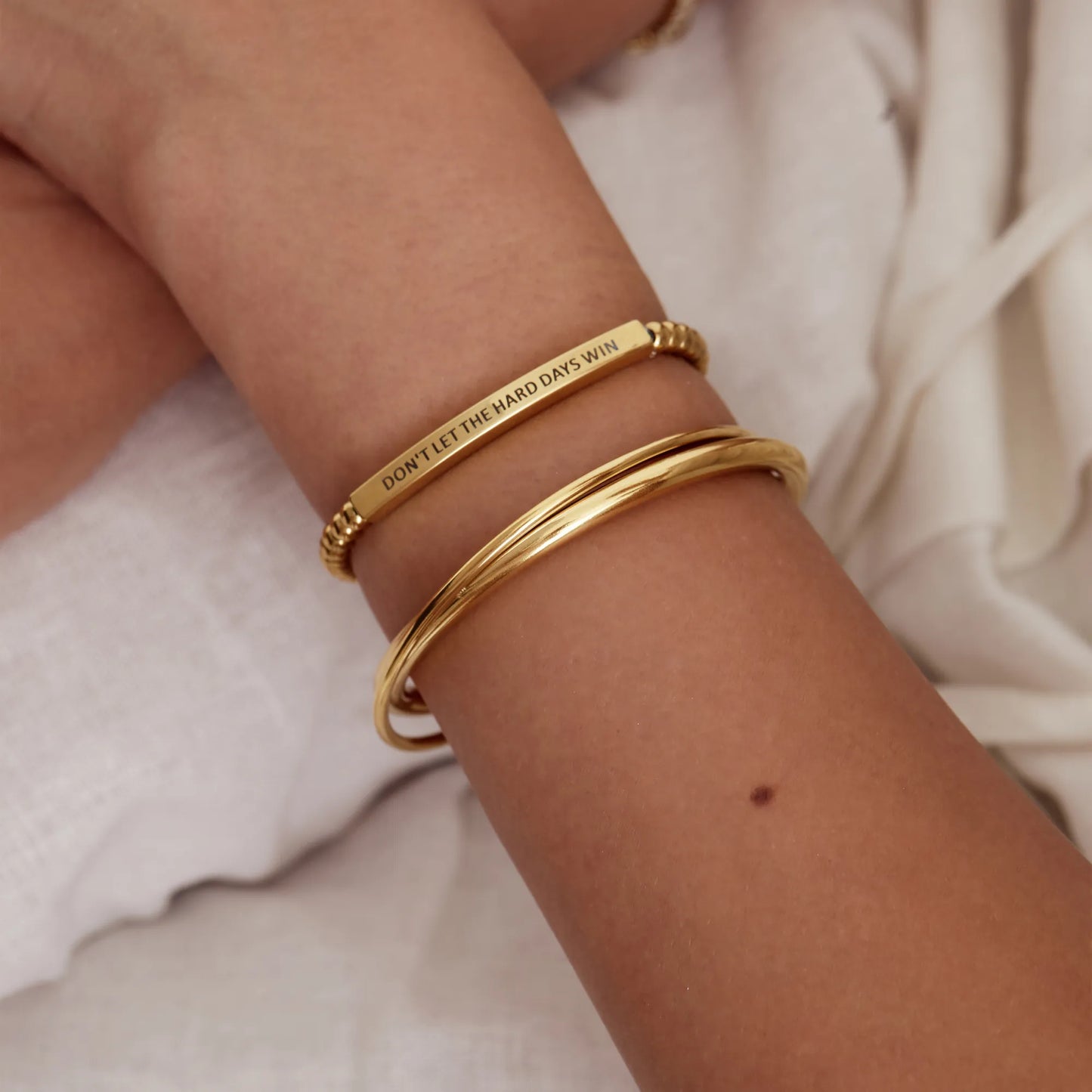 Perlenarmband "Don't Let The Hard Days Win"