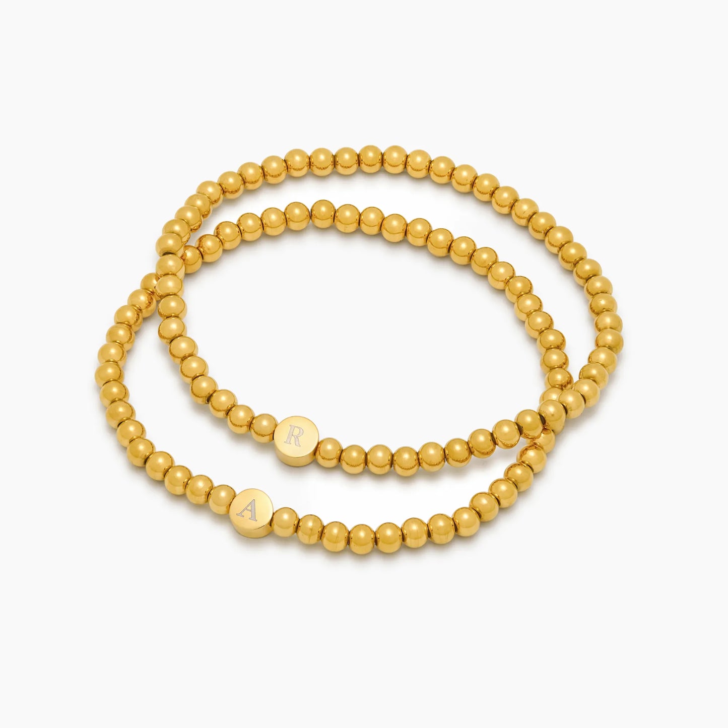Graviertes Initial-Perlenarmband