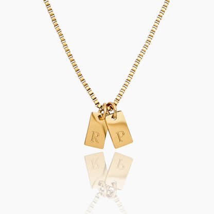 Kette mit Initial-Plättchen