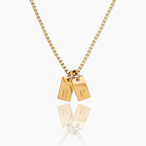 Kette mit Initial-Plättchen