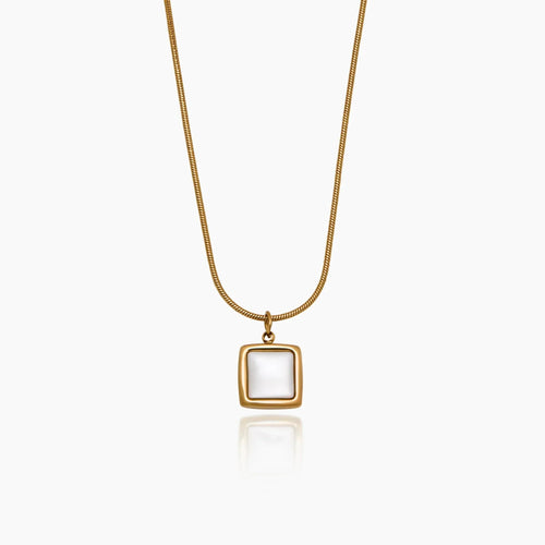 Kette mit quadratischem Perlmutt-Anhänger