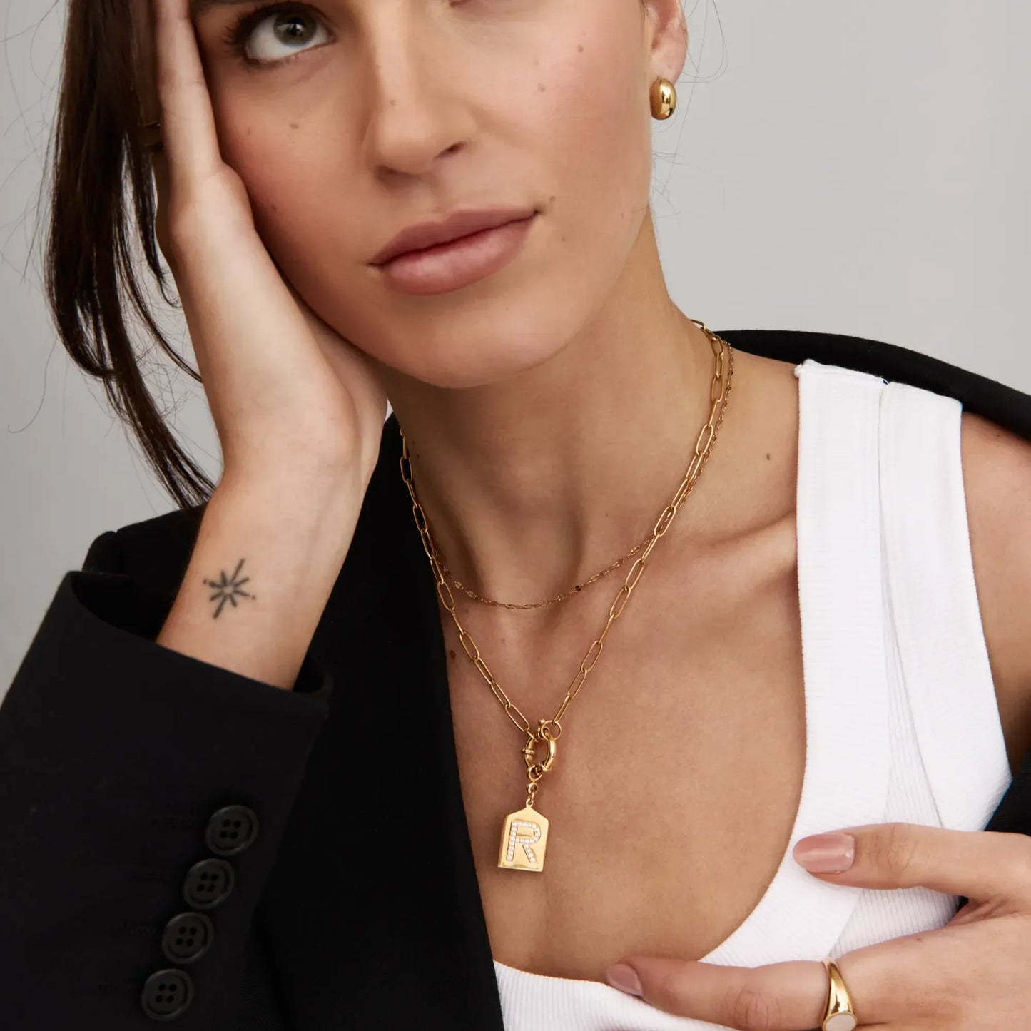 Kette mit Initiale-Anhänger Pavé