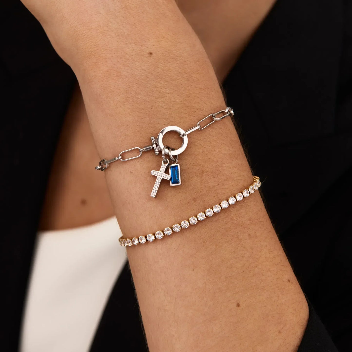 Büroklammer-Armband mit Kreuz-Charm und Geburtsstein