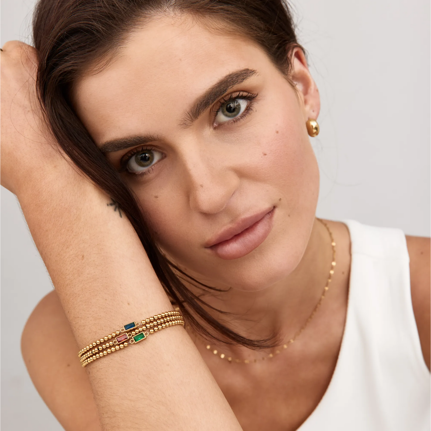 Goldenes Perlenarmband mit Geburtsstein