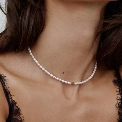 Essential Perlen Choker Halskette