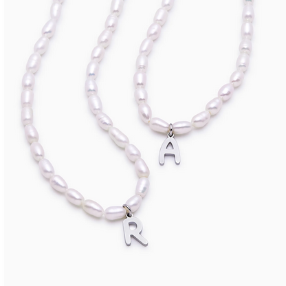 Statement-Perlenkette mit Initiale